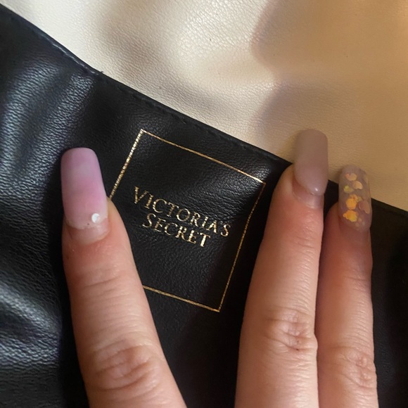 Victoria secret white purse - Picture 3 of 3